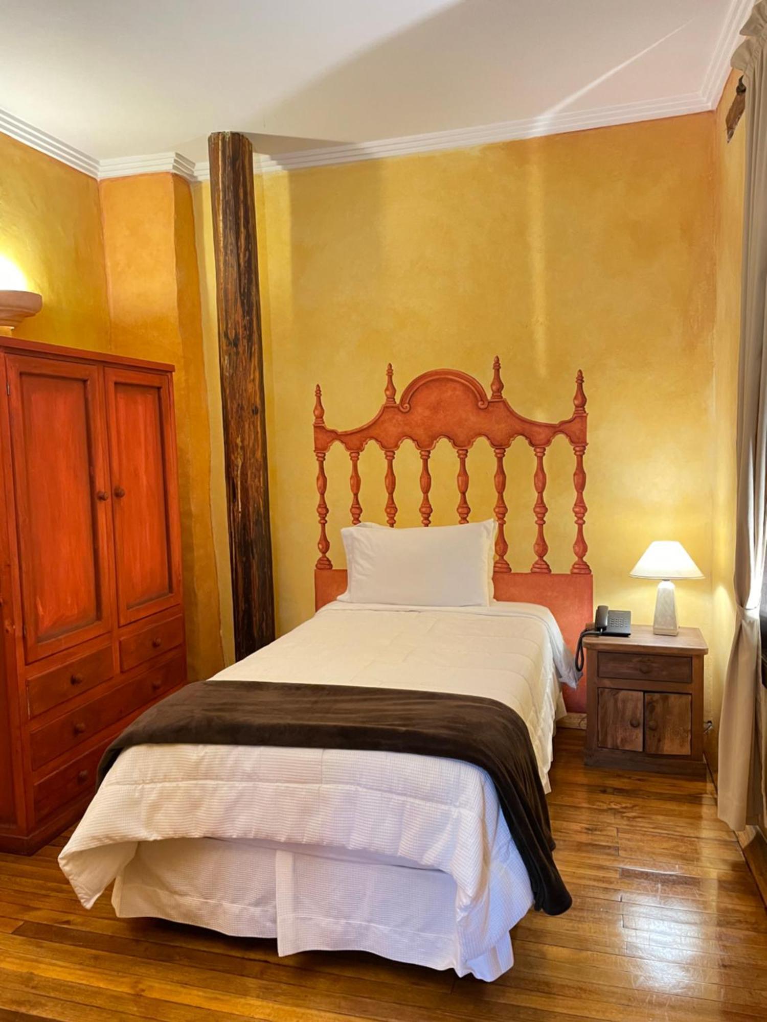 Nass Casa Del Aguila Hotel กูเอ็งกา ภายนอก รูปภาพ